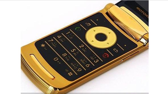 motorola/摩托罗拉 v8(512m) 2g内存黄金版 全国联保 全新行货